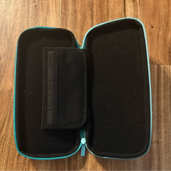Nintendo Switch ACNH Turquoise Case - Picture 3 of 5